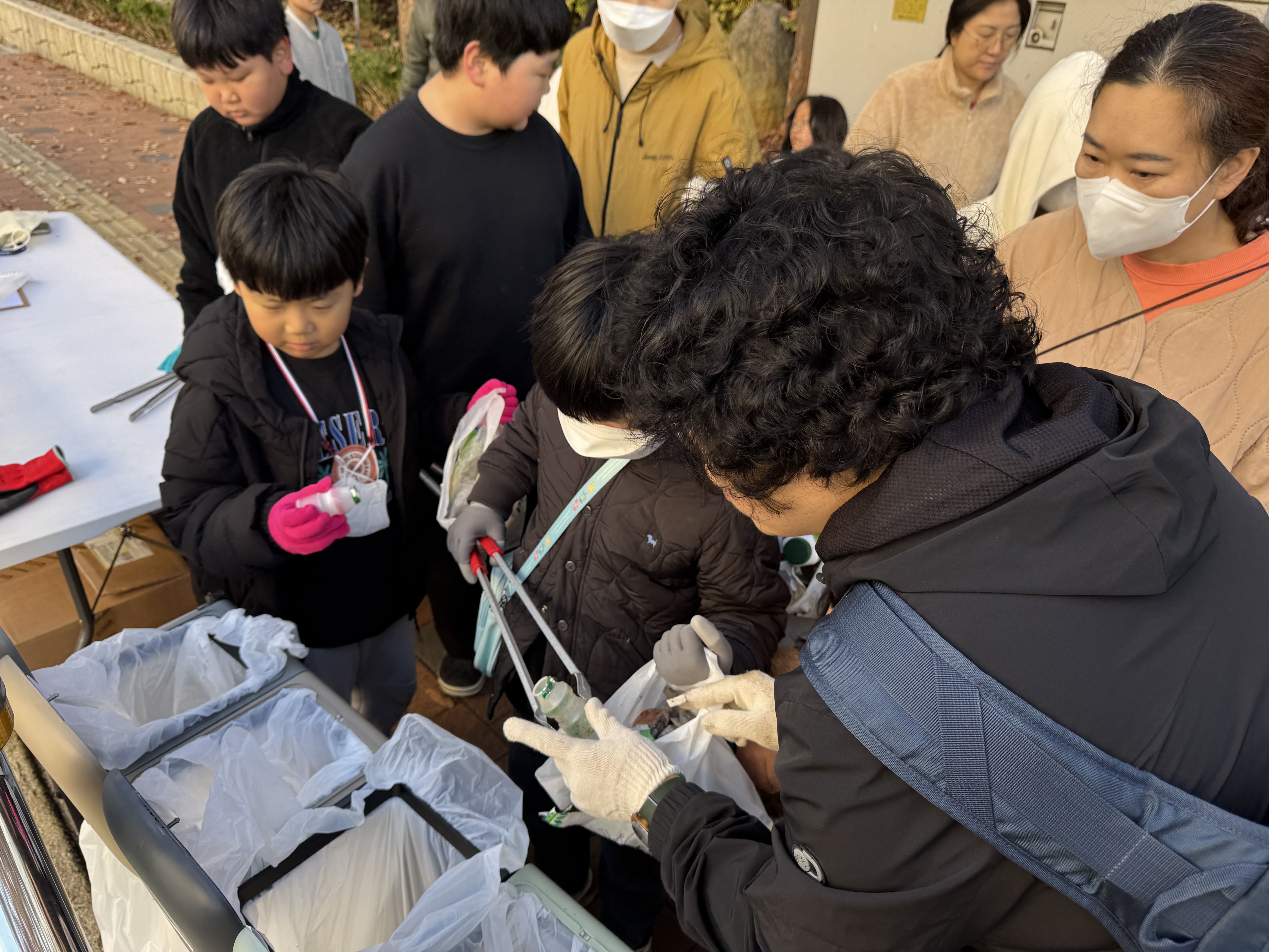 ��������